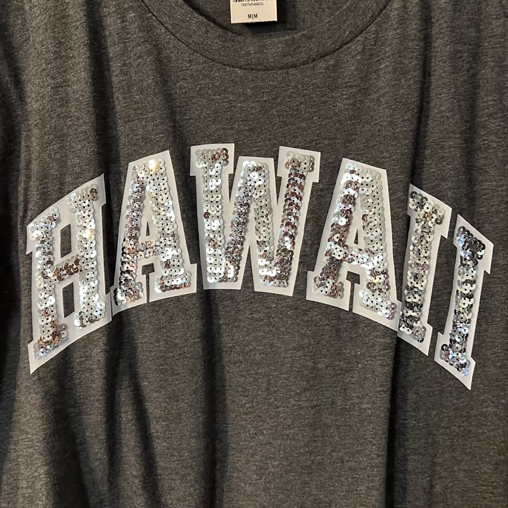 PINK Brand Victorias Secret Tee NWT - Picture 2 of 4